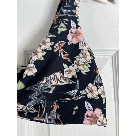 Skatie• ‘Penny’ Bikini Top in KONA Hawaii Print - Picture 14 of 17